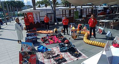 AKUT Kuşadası ekibi fotoğraf sergisi açtı