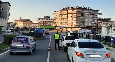 Alanya'da jandarmadan 23 araca trafikten men cezası