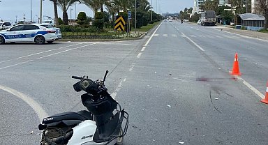 Alanya'da kamyon ile motosiklet çarpıştı: 1 ölü