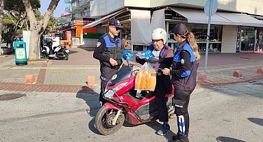 Alanya'da polisten motosiklet sürücülerine bilgilendirme