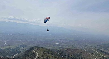 Alaşehir'de yamaç paraşütü pisti tam not aldı