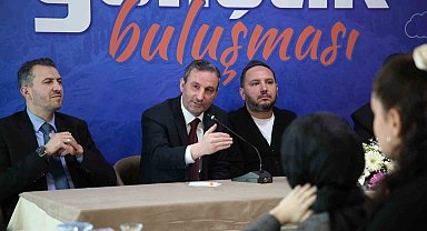Ali Tombaş, ilk kez oy kullanacak gençlerle buluştu