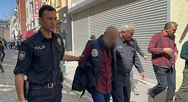 Alkol çaldığı marketin çalışanlarına bıçak çekti, kovalamaca sonucu yakalandı