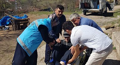 Ambulanslarla sandığa giderek oy kullandılar