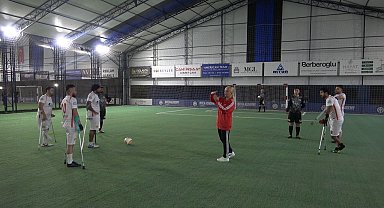 Ampute futbolunun tek kadın şampiyon antrenörü, yeniden şampiyonluk hedefliyor