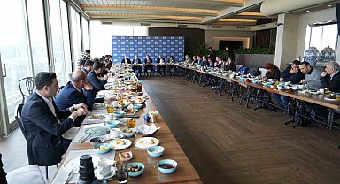 Antalya AK Parti Büyükşehir Belediye Başkan Adayı Hakan Tütüncü gazetecilerle bir araya geldi