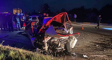 Antalya'da 3 aracın karıştığı feci kaza: 3 ölü