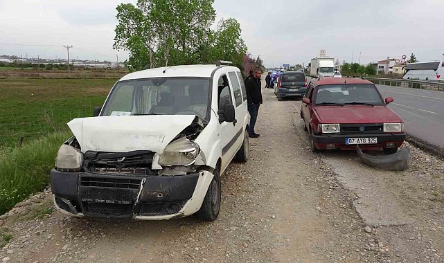 Antalya'da 3 araçlı zincirleme kaza: 1 yaralı