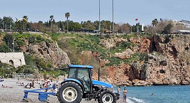 Antalya'da yaz erken başladı, dünyaca ünlü sahil tarla gibi sürüldü