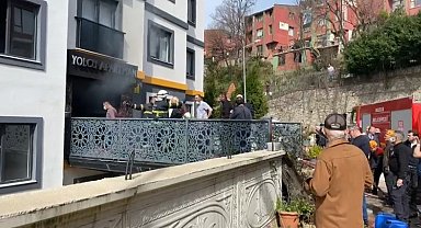 Apartman dairesinde çıkan yangın paniğe neden oldu
