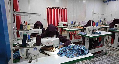 Arakanlı Müslümanlar TDV'nin meslek atölyeleriyle hayata tutunuyor