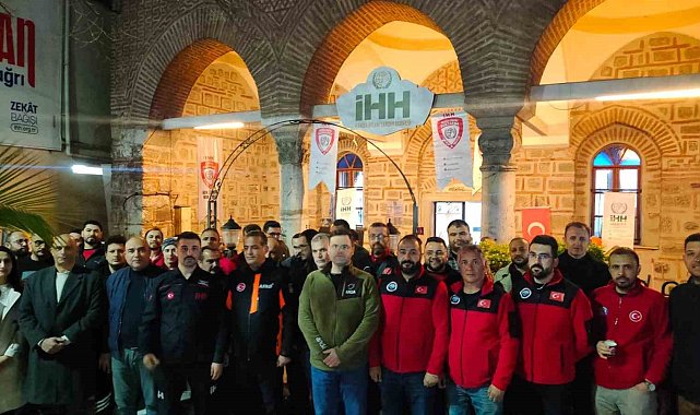 Arama kurtarma ekipleri iftarda buluştu