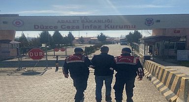 Aranan uyuşturucu satıcısı yakalandı