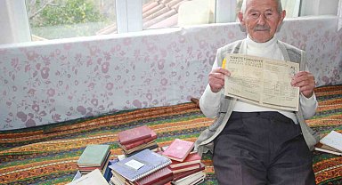 Asırlık çınar 72 yıldır günlük tutuyor: "Okudukça gençliğim gözümün önüne geliyor"