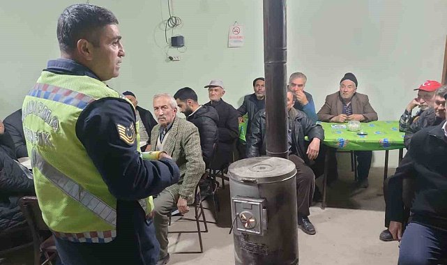 Aslanapa'da jandarmadan vatandaşlara trafik eğitimi