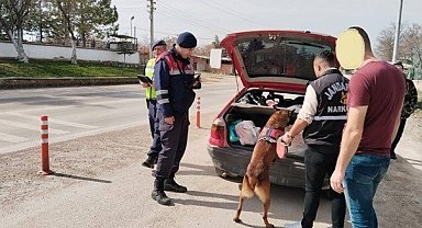Ateşli silahlar ve bıçaklarla ilgili gerçekleştirilen çalışmada 7 şahıs yakalandı