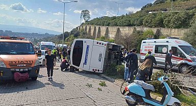 Aydın'da şehiriçi yolcu minibüsü devrildi, çok sayıda kişi yaralandı