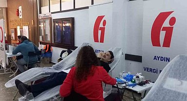 Aydın'da vergi ödemeye gelenler kan bağışı yapıyor