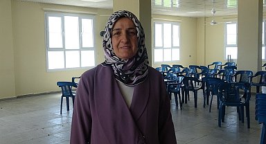 Aydınlı gelin ikinci dönemde köyün tek muhtar adayı oldu