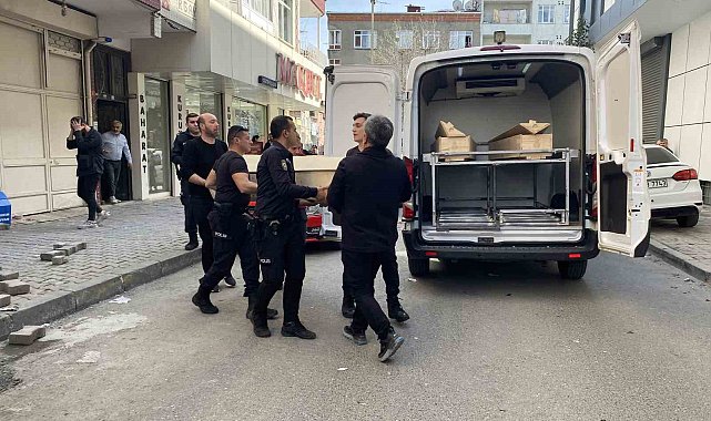 Bağcılar'da ayrılmak isteyen sevgilisini öldürdü