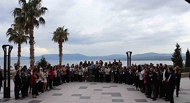 Bakan Bak: "En önemli hedeflerimizden birisi bağımlılıkla mücadele"