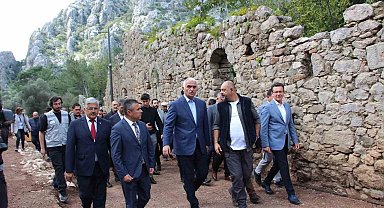 Bakan Ersoy: "2024 yılı hedefimiz ise 60 milyon turist ve 60 milyar dolar turizm geliri"