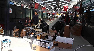 Bakan Ersoy'dan 150 depremzede esnafa klima desteği