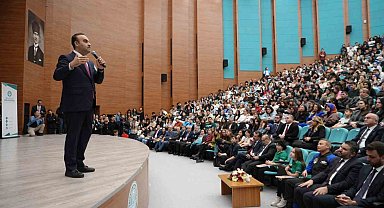 Bakan Kaçır gençlere uzay misyonunu anlattı