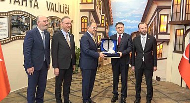 Bakan Özhaseki, Kütahya'da bir dizi ziyaret gerçekleştirdi