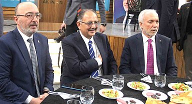 Bakan Özhaseki: "Deprem bölgesinde 300 binden fazla konut inşaatı devam ediyor"