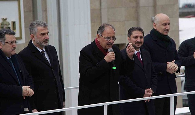 Bakan Özhaseki: "Her güzelin bir kusuru olduğu gibi bu coğrafyanın da iki tane kusuru var; İkisi de yerin altında"