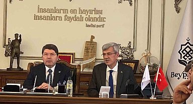 Bakan Tunç: "Cumhurbaşkanı'nın 5'te 3 çoğunluk durumunda tekrar adaylık yolu açılır"