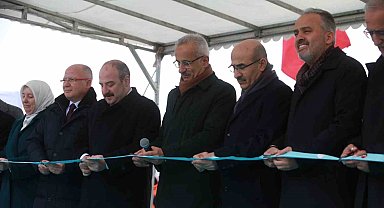 Bakan Uraloğlu: "Yüksek Hızlı Tren hattını önümüzdeki yılın sonunda bitirmeyi hedefliyoruz"