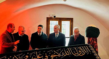 Bakan Uraloğlu, Şeyh Edebali Türbesi'nde dua etti