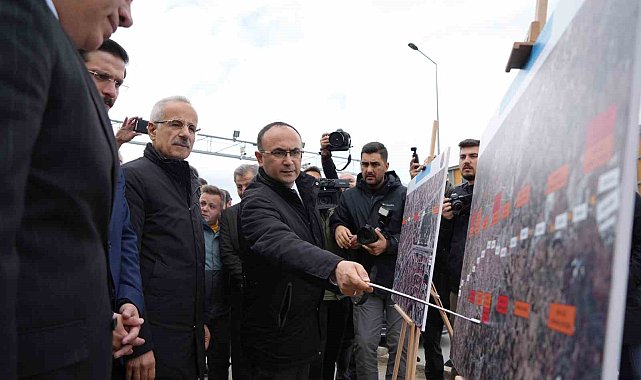Bakan Uraloğlu'ndan Bolu'ya 4 köprülü kavşak müjdesi