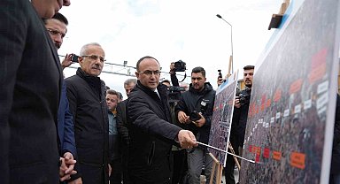Bakan Uraloğlu'ndan Bolu'ya 4 köprülü kavşak müjdesi