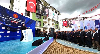 Bakan Vedat Işıkhan: "Dünyanın birçok ülkesinden büyük bölgeyi yeniden inşa ediyoruz"