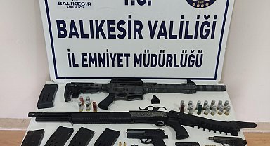 Balıkesir'de cephanelik gibi evi polis bastı