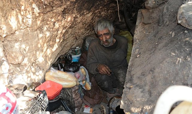 Balıkesir'in mağarada yaşayan 'İskender Aga'sı vefat etti