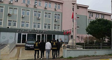 Bandırma'da 24 suçtan aranan şahıslar yakalandı