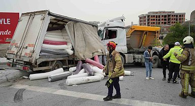 Başakşehir'de freni patlayan yük dolu kamyonet karşı şeride geçerek hafriyat kamyonu ve otomobile çarptı