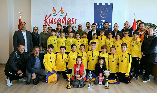 Başarılı sporcular Başkan Günel'le görüştü