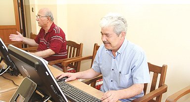Başer'den emeklilere özel 'Sosyal Yaşam Aktivite Merkezleri' projesi