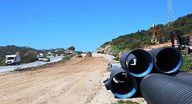 Başkan adayı Tosun şimdiden kolları sıvadı, Yalıkavak yol çalışması başladı