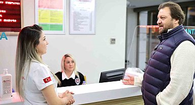 Başkan adayı Yazıcı gece çalışanları ziyaret etti