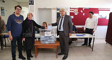 Başkan Arslan oyunu ailesiyle birlikte kullandı