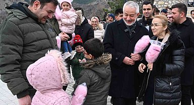 Başkan Başdeğirmen'den, çocuklara pamuk şeker