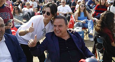 Başkan Böcek, 'VoSahne' coşkusuna ortak oldu