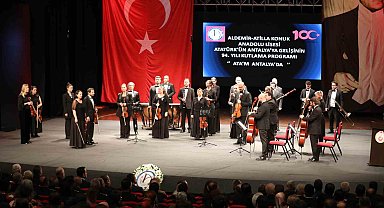Başkan Böcek: "Cumhuriyet'imize sahip çıkmaya ant içiyorum"