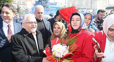 Başkan Büyükkılıç, ata toprağı Develi'de konuştu: "Durmak yok, koşmaya devam"